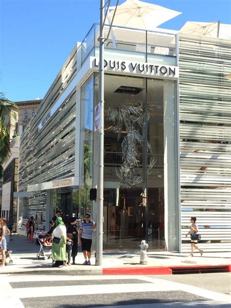 louis vuitton in beverly hills.